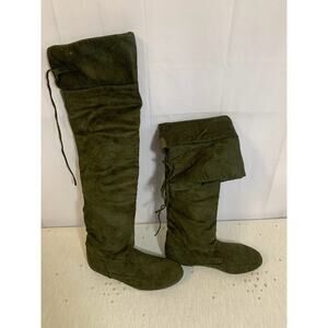 Forever Women's knee height boots Hunter Green Size 9